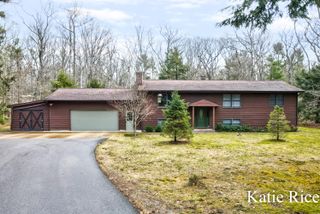 938 N Scenic Drive, Laketon Twp, MI 49445