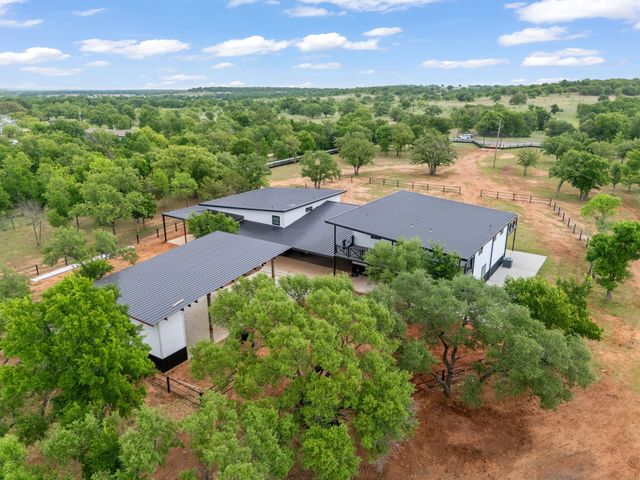 675 County Road 463, Stephenville, TX 76401