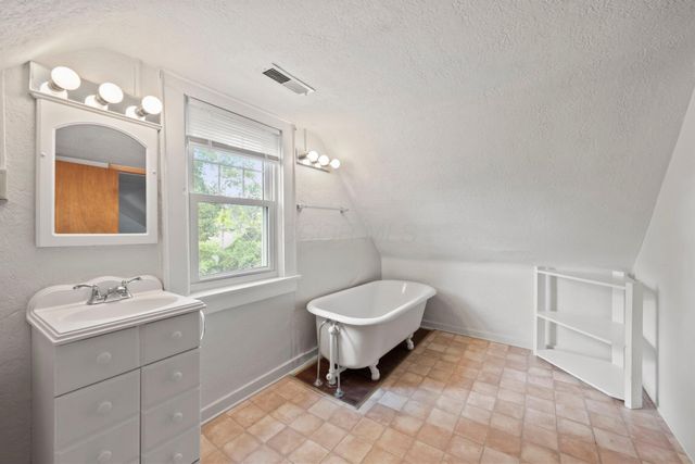 1561 Glenn Avenue, Columbus, OH 43212