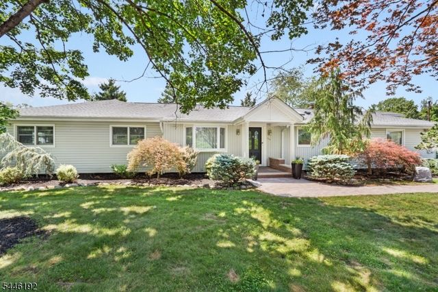 216 Glen Crest Dr, Branchburg Twp., NJ 08853