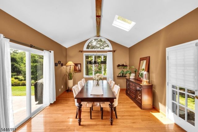 216 Glen Crest Dr, Branchburg Twp., NJ 08853