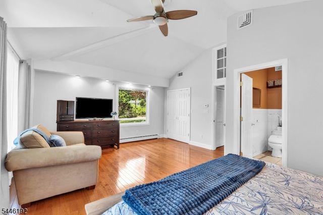 216 Glen Crest Dr, Branchburg Twp., NJ 08853