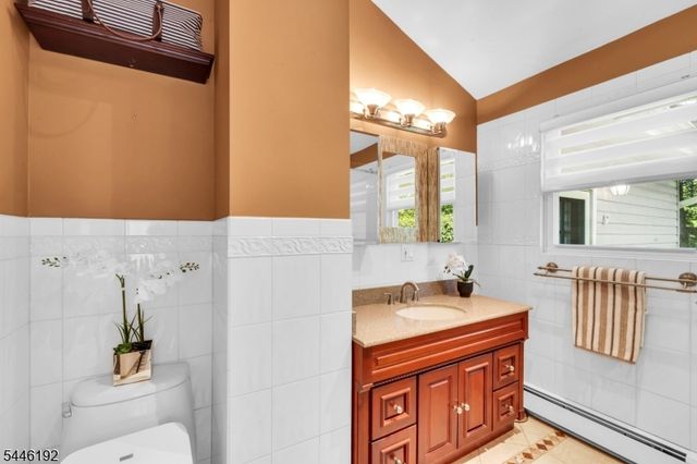 216 Glen Crest Dr, Branchburg Twp., NJ 08853