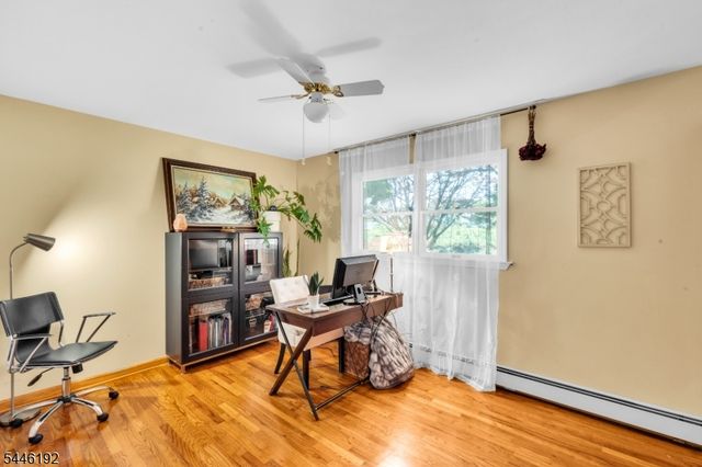 216 Glen Crest Dr, Branchburg Twp., NJ 08853
