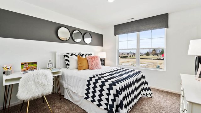 9977 Edgebrook Lane, Huntley, IL 60142