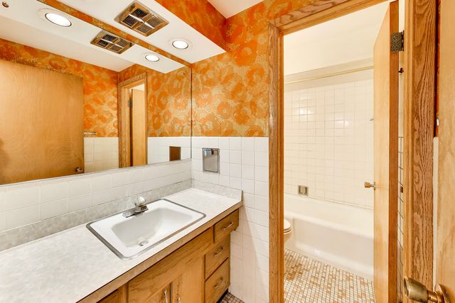 5432 W Windsor Avenue 2A, Chicago, IL 60630