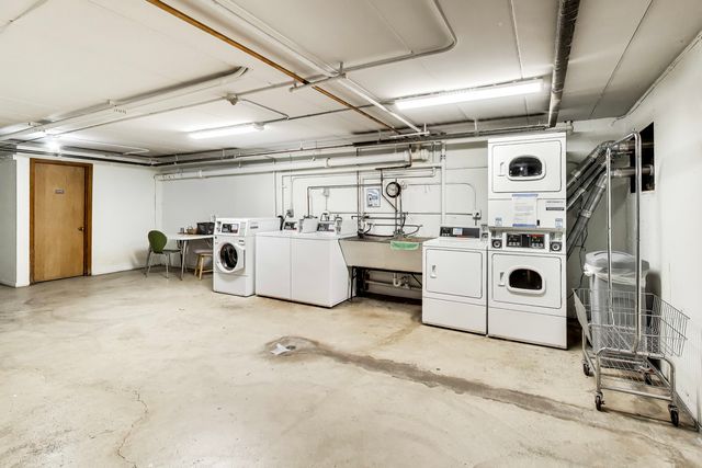 5432 W Windsor Avenue 2A, Chicago, IL 60630