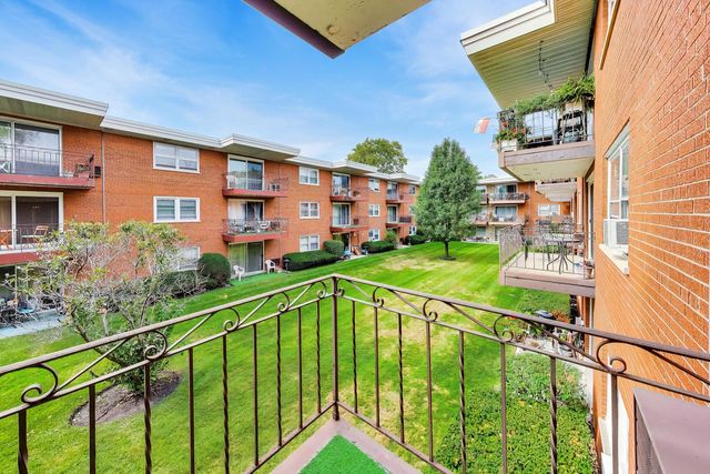 5432 W Windsor Avenue 2A, Chicago, IL 60630
