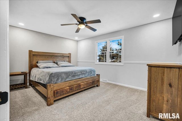 12 LAKEVIEW Drive, Groveland, IL 61535