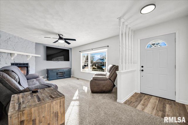 12 LAKEVIEW Drive, Groveland, IL 61535