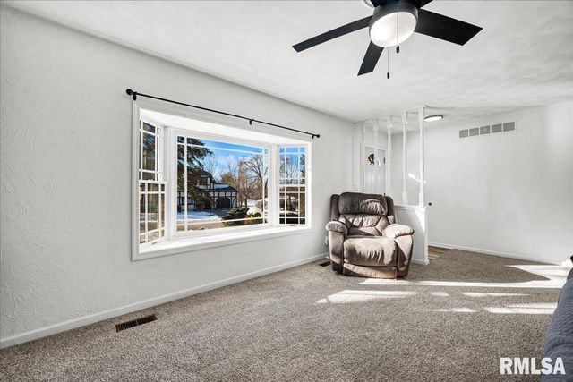 12 LAKEVIEW Drive, Groveland, IL 61535