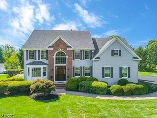 10 Heath Rd, Readington Twp., NJ 08889