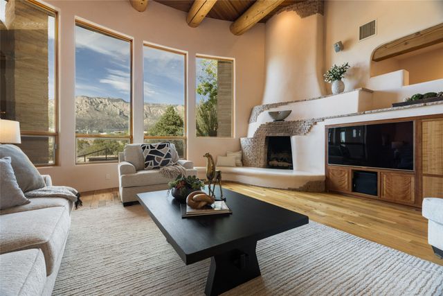 13415 Quaking Aspen, Albuquerque, NM 87111