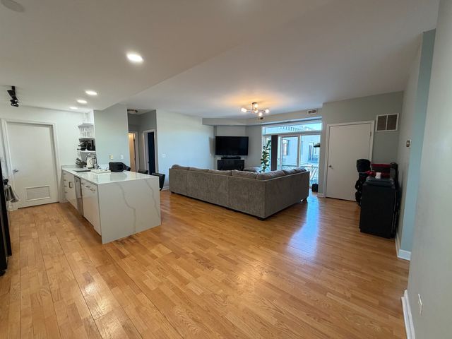 680 N Green Street 701, Chicago, IL 60642