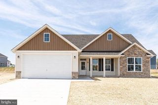 40 GLENAIRE RD, Bunker Hill, WV 25413