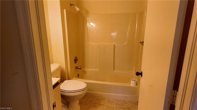 5257 Treetops DR X202, Naples, FL 34113