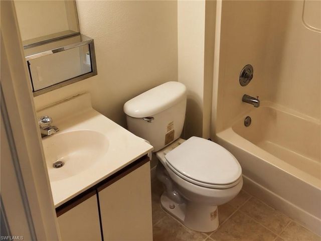 5257 Treetops DR X202, Naples, FL 34113