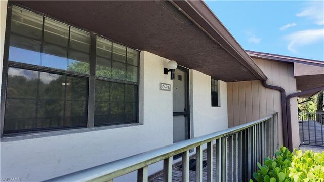 5257 Treetops DR X202, Naples, FL 34113