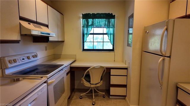 5257 Treetops DR X202, Naples, FL 34113