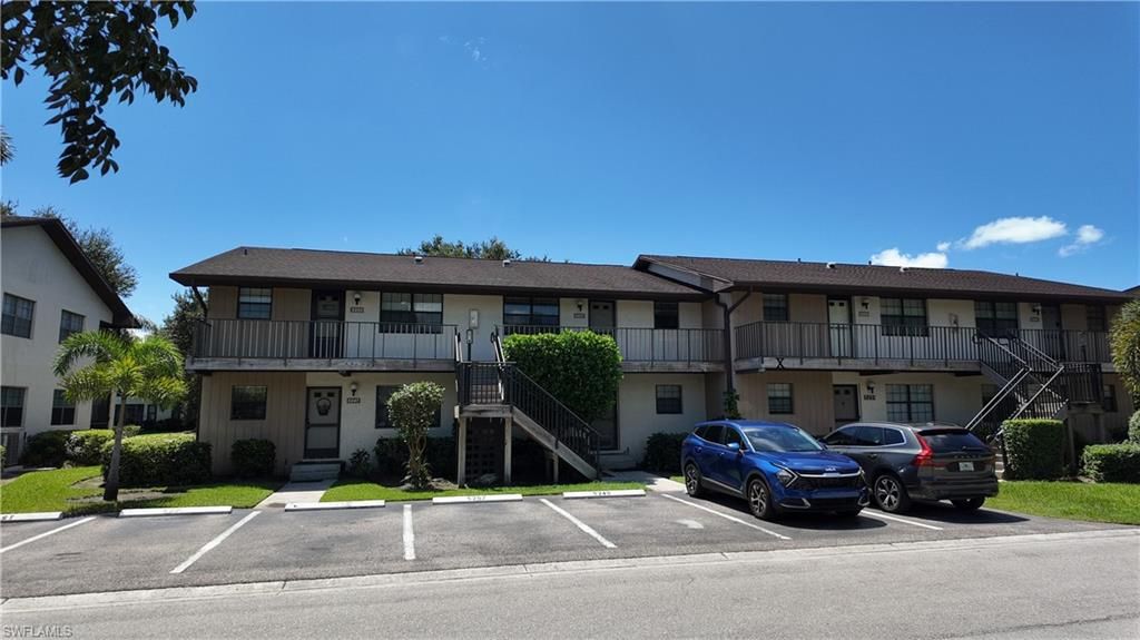 5257 Treetops DR X202, Naples, FL 34113