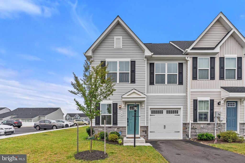 54 BIBURY ST, Martinsburg, WV 25405