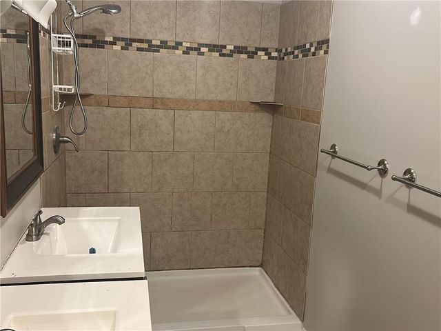 10902 W 71st Place, Shawnee, KS 66203