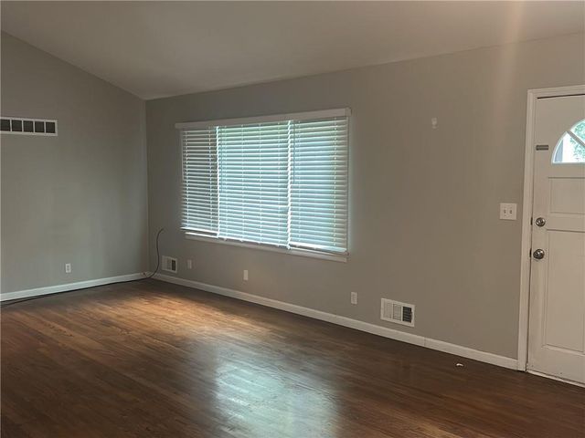 10902 W 71st Place, Shawnee, KS 66203