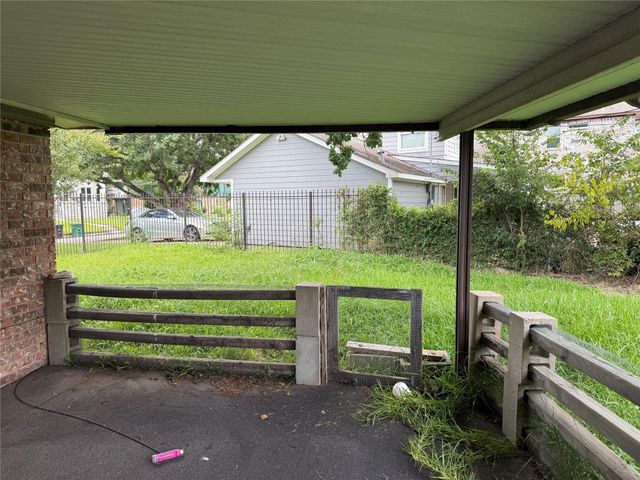 4302 Fernwood Drive, Houston, TX 77021