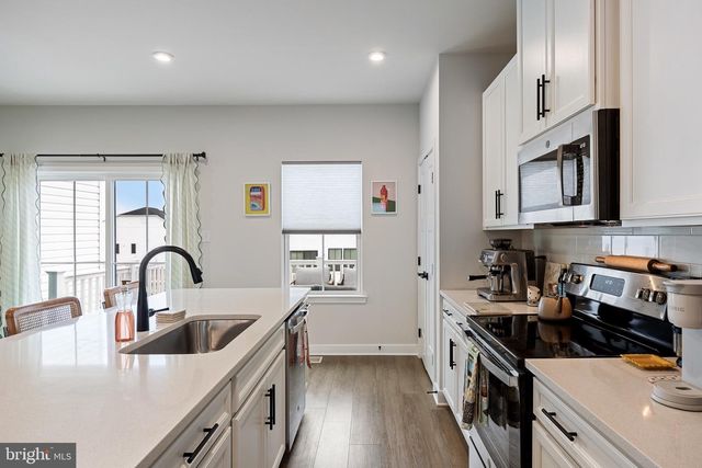 19 ROSEMARY WAY, Mount Laurel, NJ 08054