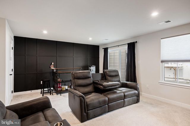 19 ROSEMARY WAY, Mount Laurel, NJ 08054