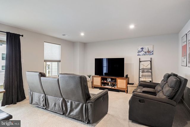 19 ROSEMARY WAY, Mount Laurel, NJ 08054