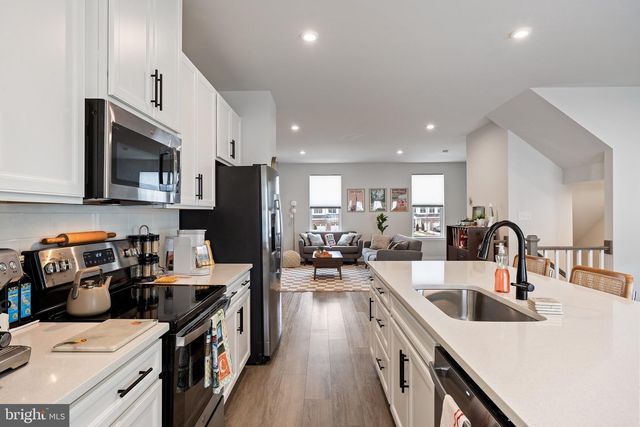 19 ROSEMARY WAY, Mount Laurel, NJ 08054