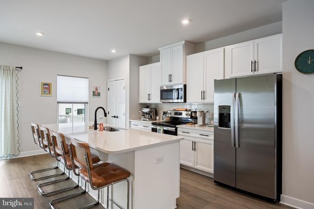 19 ROSEMARY WAY, Mount Laurel, NJ 08054