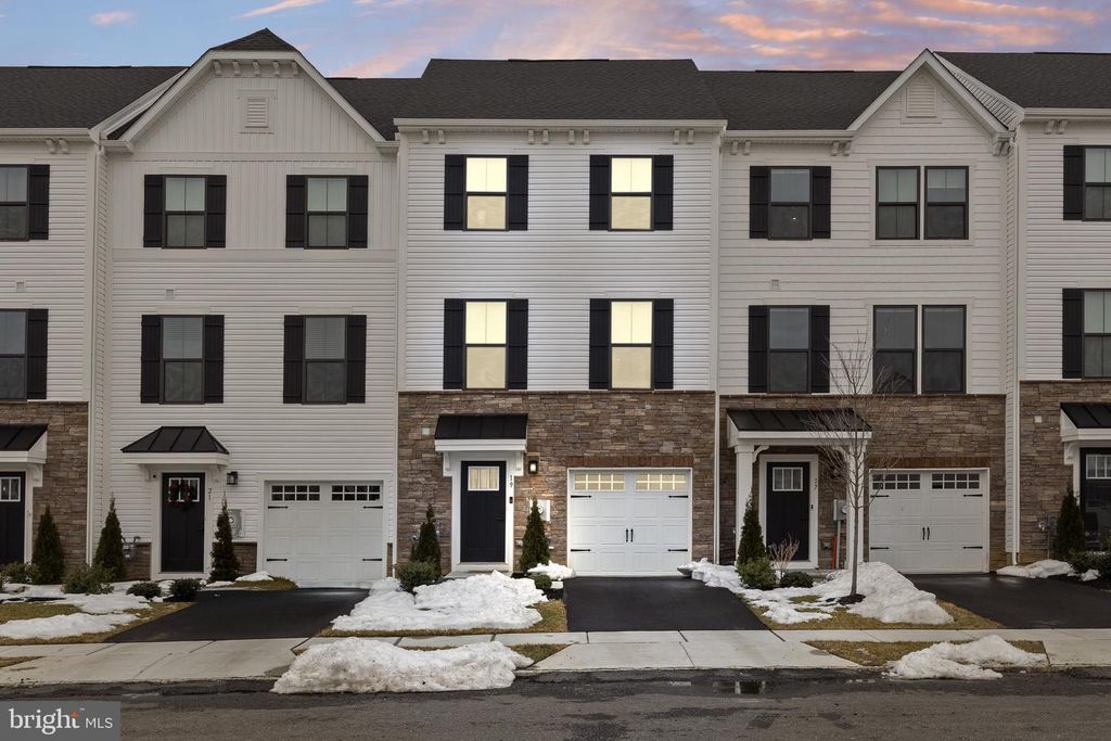 19 ROSEMARY WAY, Mount Laurel, NJ 08054