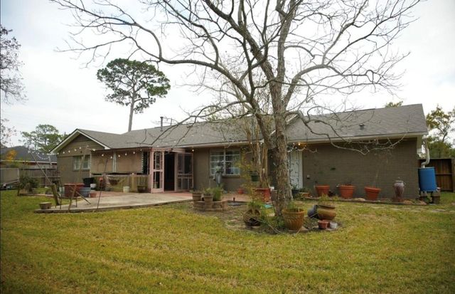 2117 Pecan Street, Dickinson, TX 77539