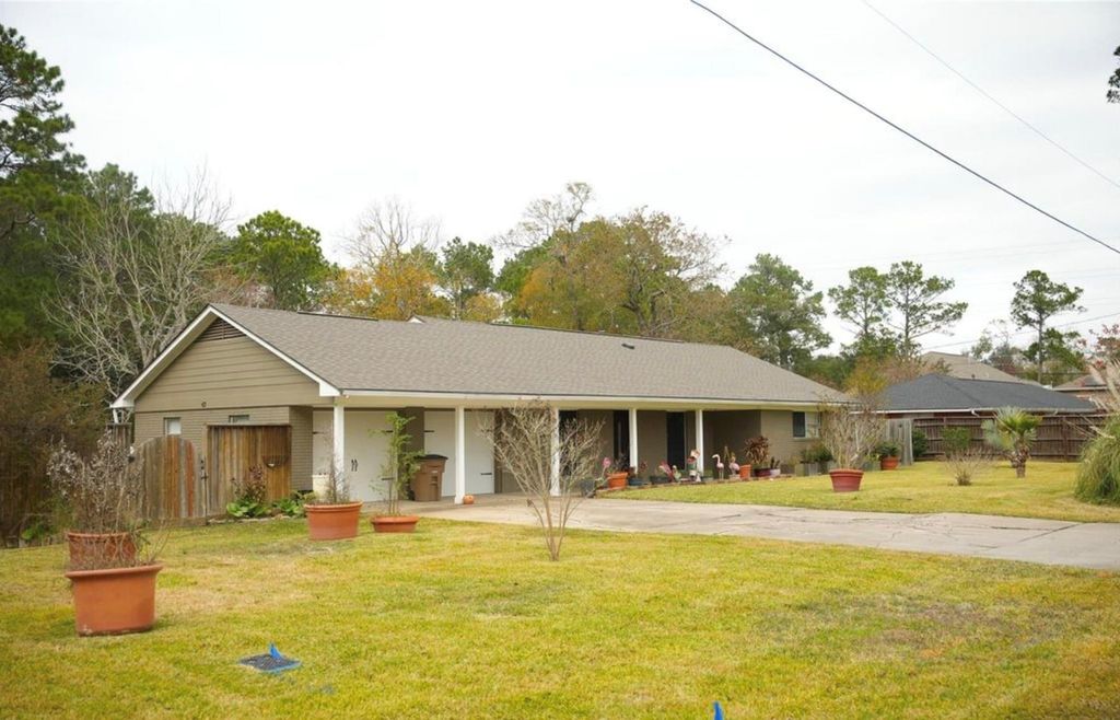 2117 Pecan Street, Dickinson, TX 77539