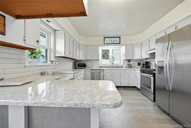18 2nd Avenue, Port Jefferson, NY 11777