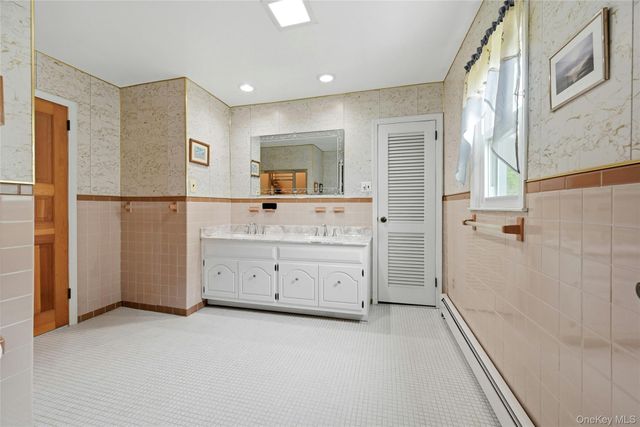 18 2nd Avenue, Port Jefferson, NY 11777