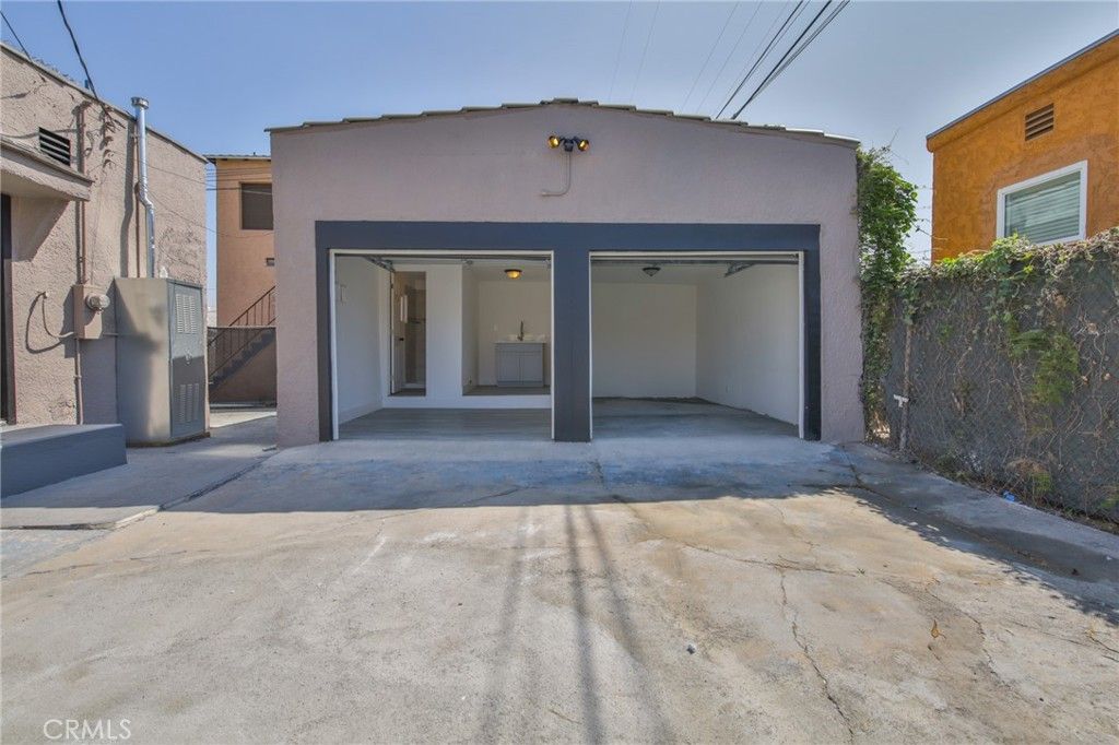 Image 27 of property listing at 8110 S Denker, Los Angeles, CA 90047