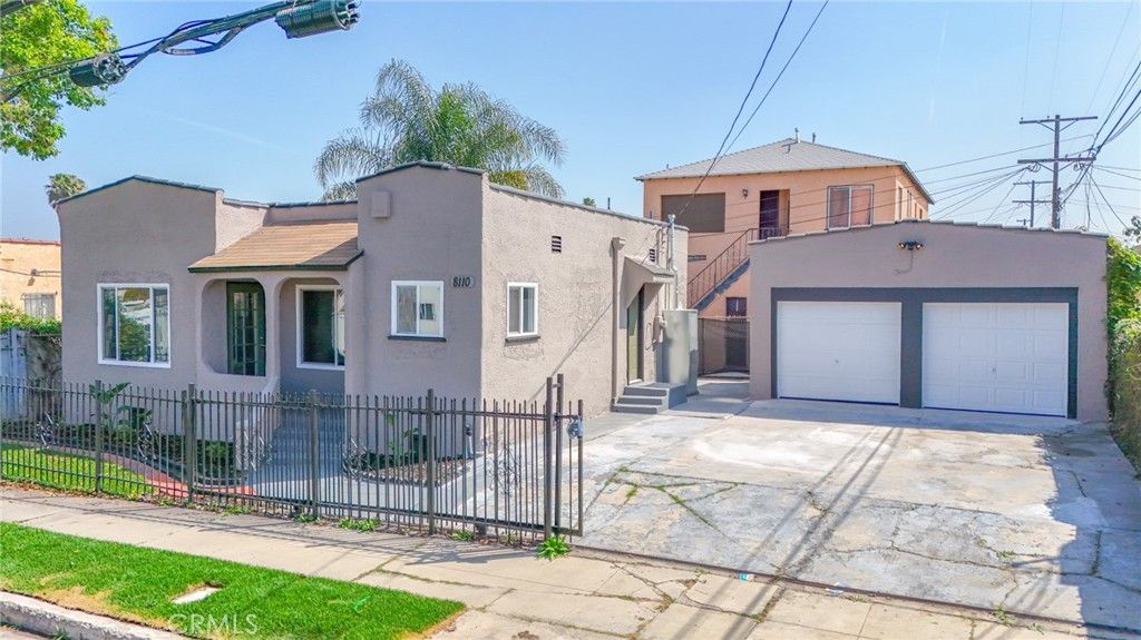 Image 3 of property listing at 8110 S Denker, Los Angeles, CA 90047