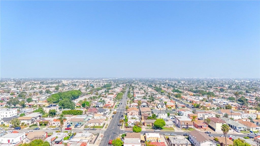 Image 38 of property listing at 8110 S Denker, Los Angeles, CA 90047
