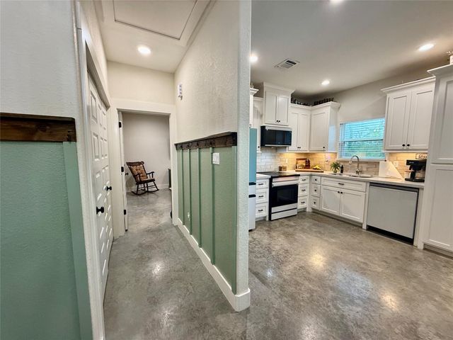 133 Ellis Lane, West Columbia, TX 77486