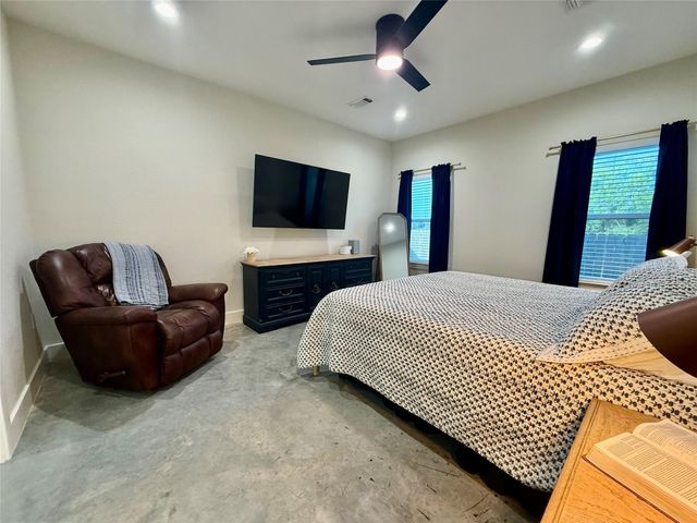 133 Ellis Lane, West Columbia, TX 77486