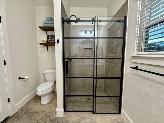 133 Ellis Lane, West Columbia, TX 77486