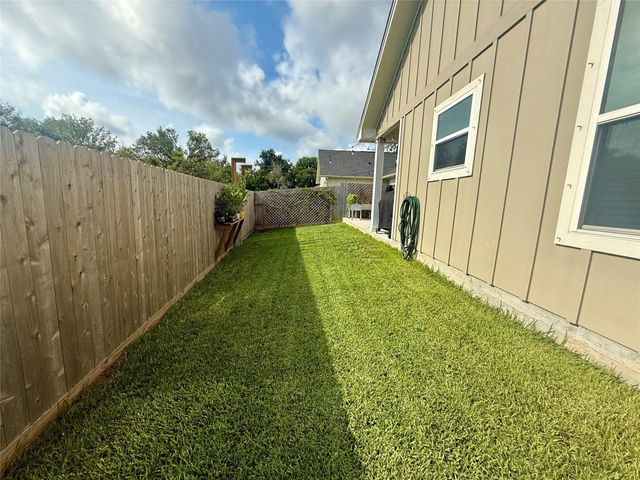 133 Ellis Lane, West Columbia, TX 77486