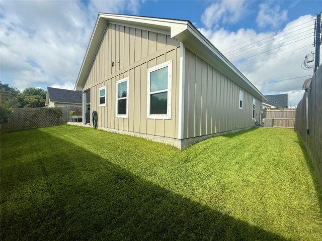 133 Ellis Lane, West Columbia, TX 77486