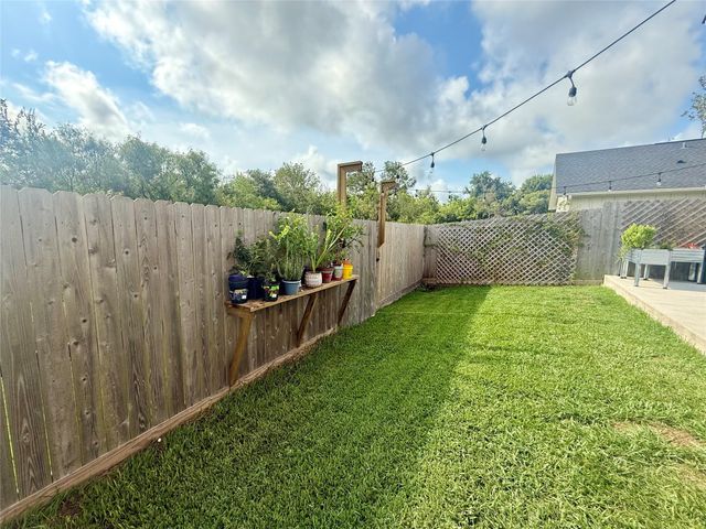 133 Ellis Lane, West Columbia, TX 77486