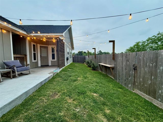 133 Ellis Lane, West Columbia, TX 77486