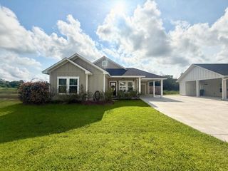 133 Ellis Lane, West Columbia, TX 77486