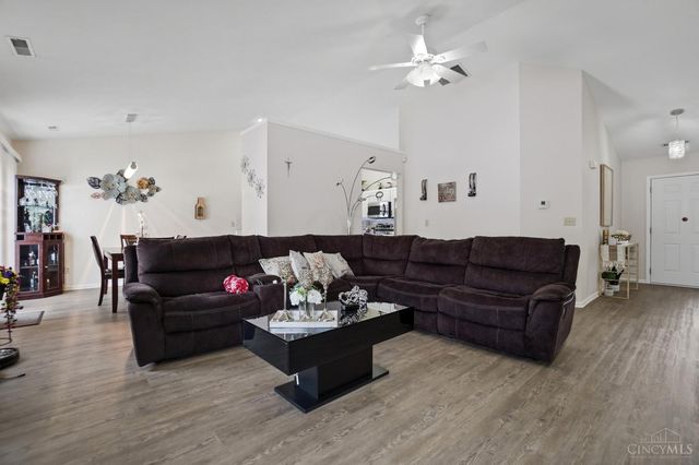 1464 Woodside Drive, Wilmington, OH 45177